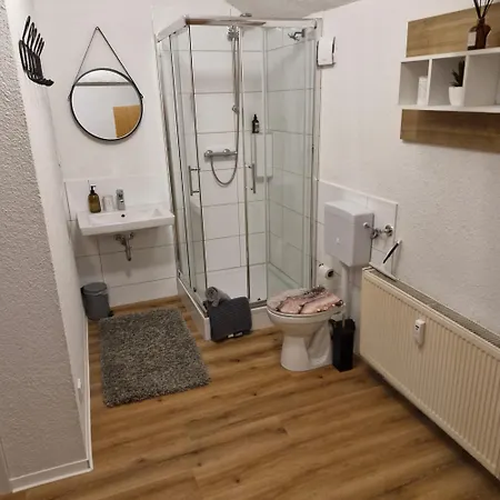 Privatzimmer In Wg Fuer 4 Personen בית אירוח *